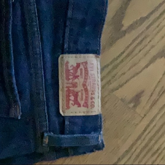 Levi's Dark Wash Jeans - Picture 3 of 3